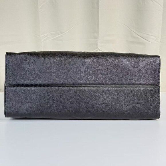 Louis Vuitton Black On The Go GM Shoulder Bag with Classic Monogram Pattern - Picture 5 of 8
